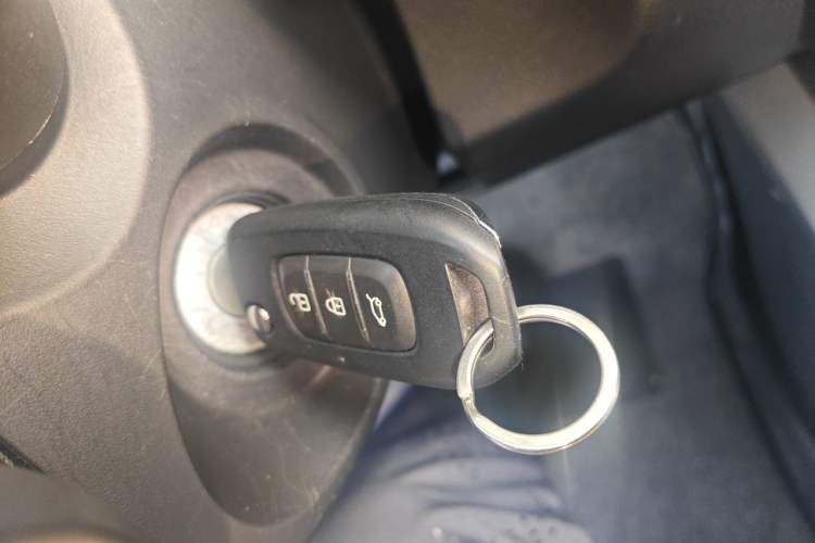 Used Renault Kadjar 2017 2.0L Two-Wheel Drive Comfort Edition Vehicle Key
