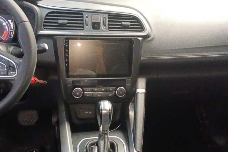 Used Renault Kadjar 2017 2.0L Two-Wheel Drive Comfort Edition Audio And AC Panel