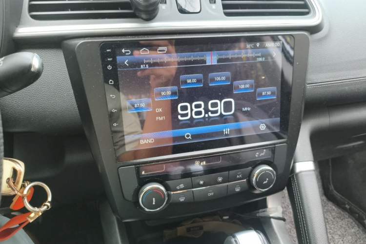 Used Renault Kadjar 2017 2.0L Two-Wheel Drive Fashion Edition Audio And AC Panel