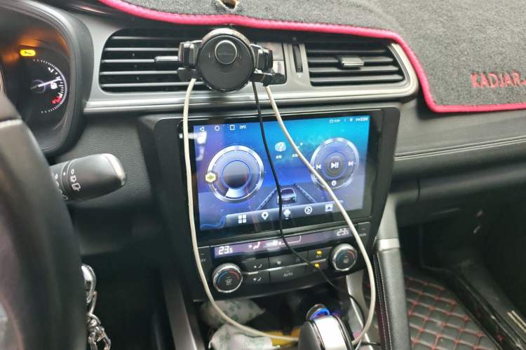 Used Renault Kadjar 2017 2.0L Two-Wheel Drive Comfort Edition Audio And AC Panel