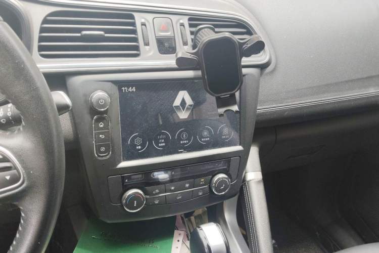 Used Renault Kadjar 2017 2.0L Two-Wheel Drive Fashion Edition Audio And AC Panel