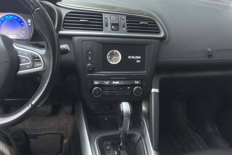 Used Renault Kadjar 2017 2.0L Two-Wheel-Drive Leading Edition Audio And AC Panel