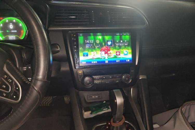 Used Renault Kadjar 2017 2.0L Two-Wheel Drive Comfort Edition Audio And AC Panel