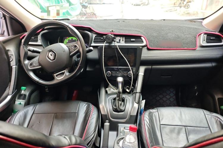 Used Renault Kadjar 2017 2.0L Two-Wheel Drive Comfort Edition Center Console
