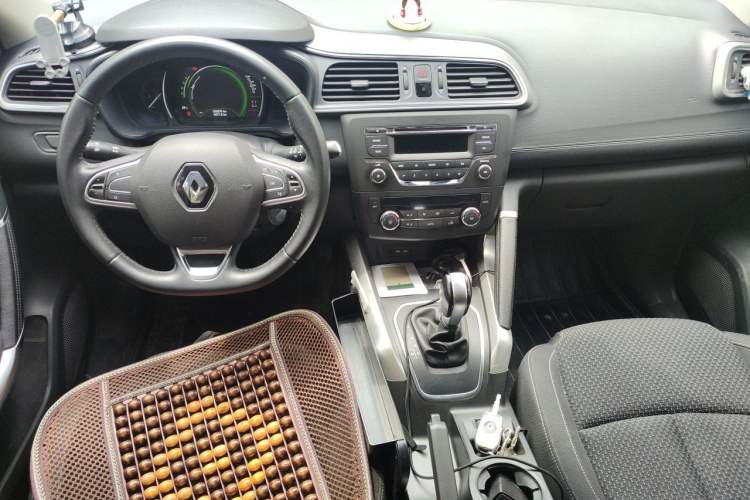 Used Renault Kadjar 2017 2.0L Two-Wheel Drive Comfort Edition Center Console