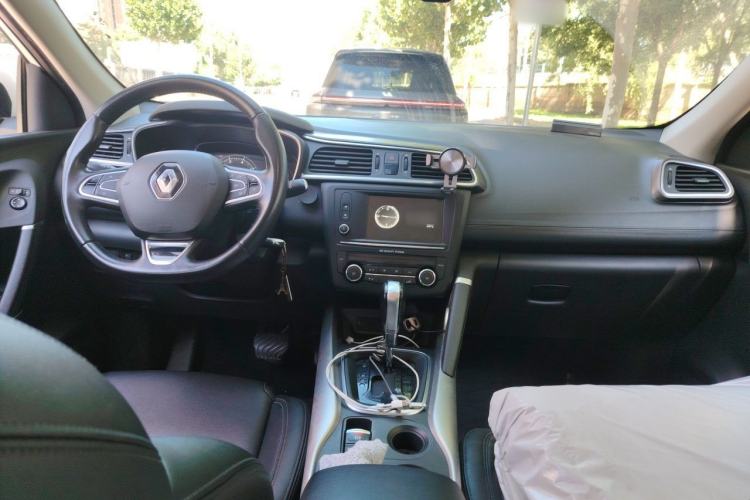 Used Renault Kadjar 2017 2.0L Two-Wheel-Drive Leading Edition Center Console