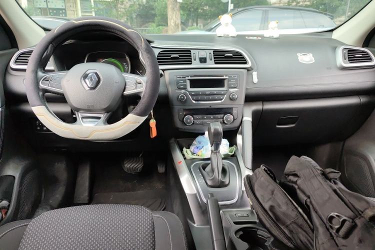 Used Renault Kadjar 2017 2.0L Two-Wheel Drive Comfort Edition Center Console