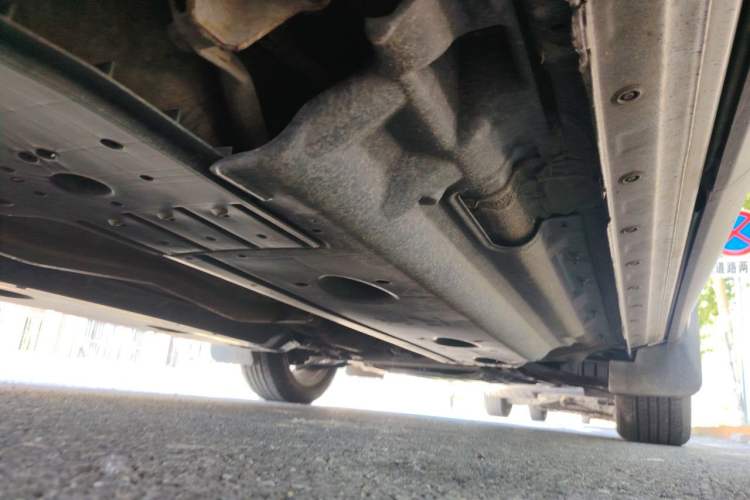 Used Renault Kadjar 2017 2.0L Two-Wheel-Drive Leading Edition Chassis Rear Right