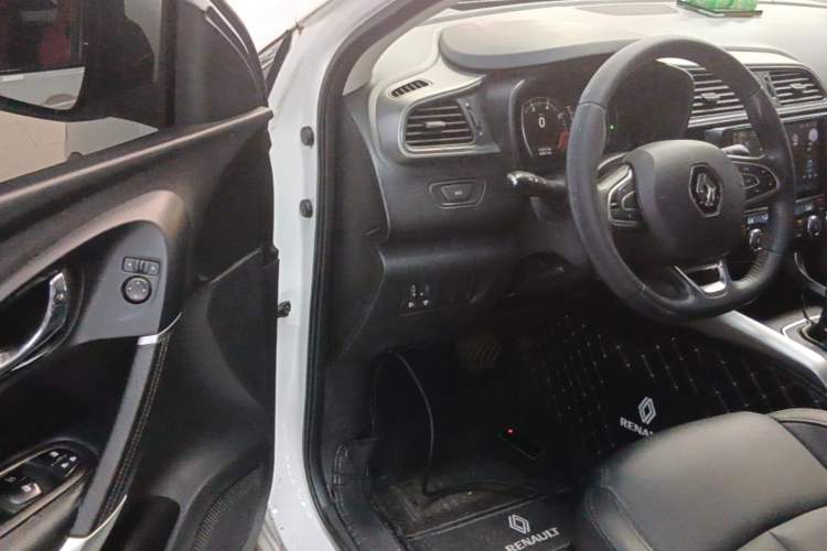 Used Renault Kadjar 2017 2.0L Two-Wheel Drive Comfort Edition Driver Seat