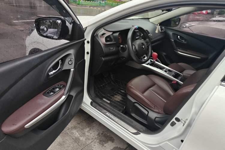 Used Renault Kadjar 2017 2.0L Two-Wheel-Drive Leading Edition Driver Seat
