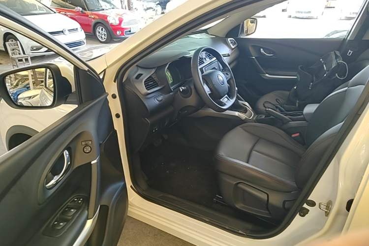 Used Renault Kadjar 2017 2.0L Two-Wheel Drive Fashion Edition Driver Seat