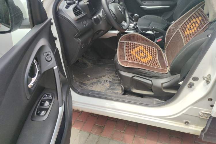 Used Renault Kadjar 2017 2.0L Two-Wheel Drive Comfort Edition Driver Seat