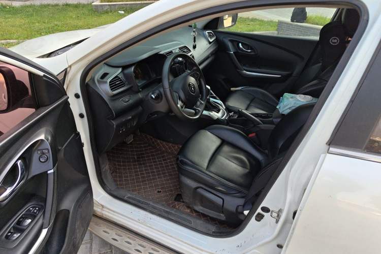 Used Renault Kadjar 2017 2.0L Two-Wheel Drive Fashion Edition Driver Seat
