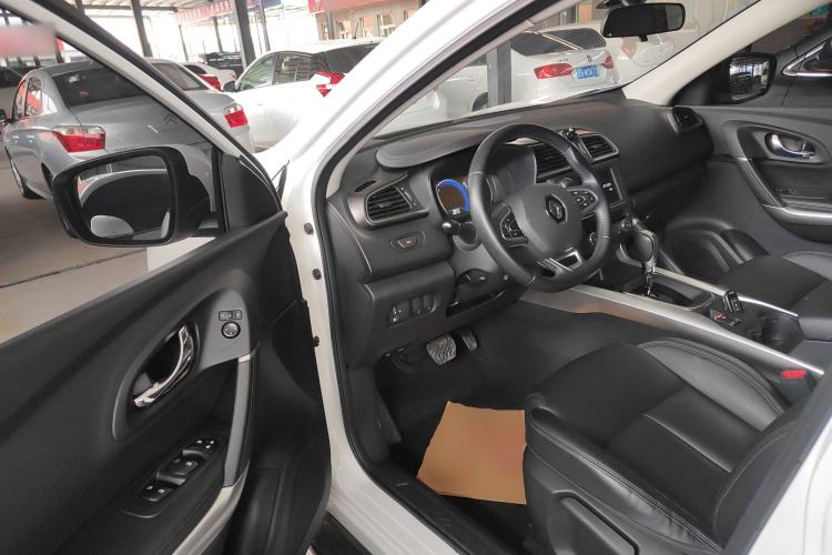 Used Renault Kadjar 2017 2.0L Two-Wheel-Drive Leading Edition Driver Seat