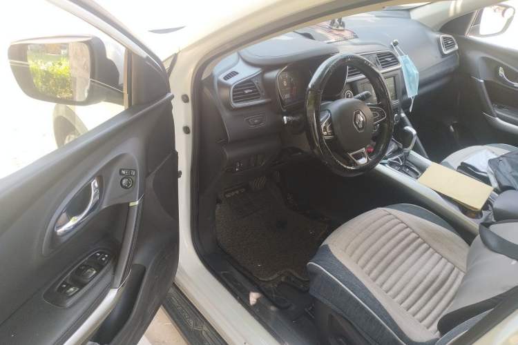 Used Renault Kadjar 2017 2.0L Two-Wheel Drive Luxury Edition Driver Seat