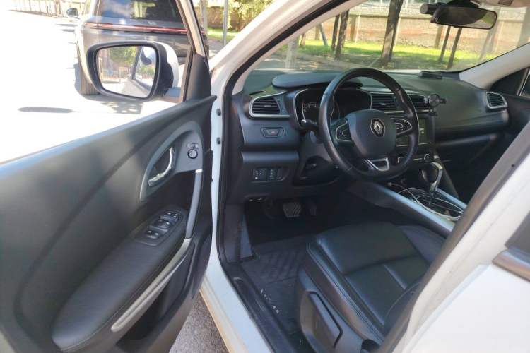 Used Renault Kadjar 2017 2.0L Two-Wheel-Drive Leading Edition Driver Seat