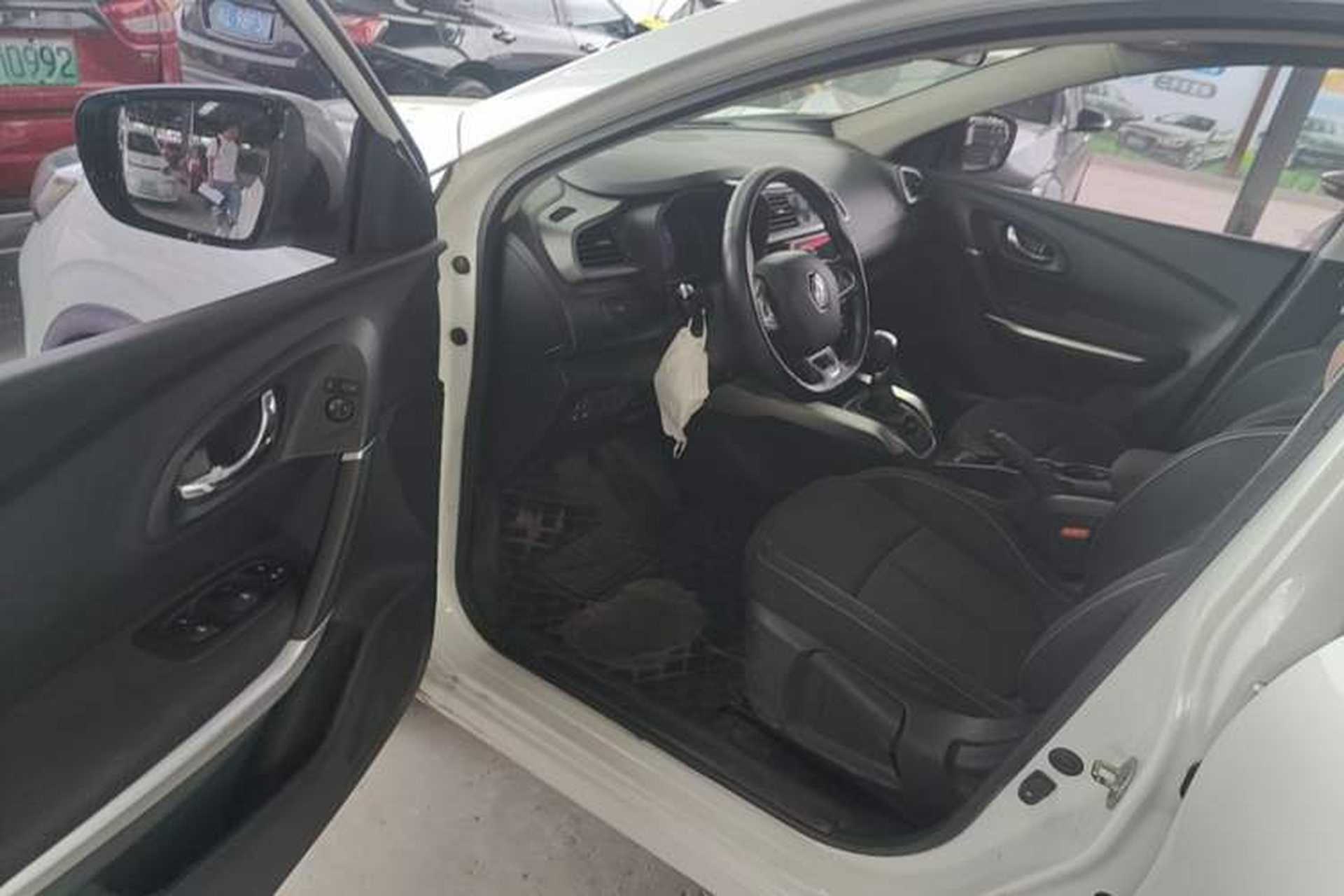 Used Renault Kadjar 2017 2.0L Two-Wheel Drive Comfort Edition Driver Seat