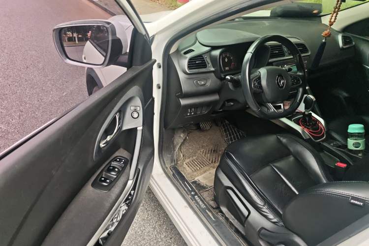 Used Renault Kadjar 2017 2.0L Two-Wheel Drive Comfort Edition Driver Seat