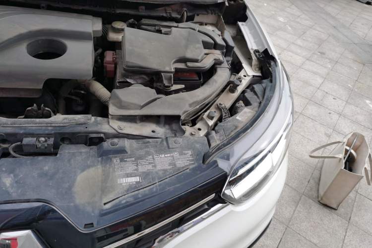 Used Renault Kadjar 2017 2.0L 120th Anniversary Limited Edition Engine Bay Left