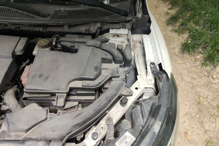 Used Renault Kadjar 2017 2.0L Two-Wheel Drive Comfort Edition Engine Bay Left