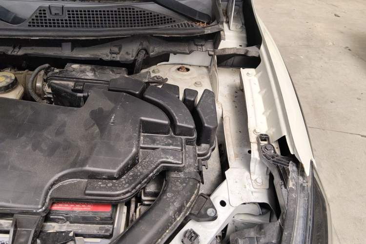 Used Renault Kadjar 2017 2.0L Two-Wheel Drive Comfort Edition Engine Bay Left