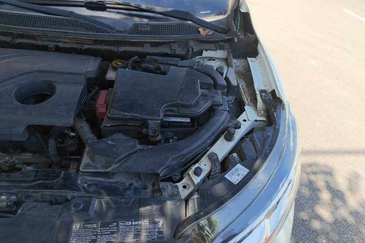 Used Renault Kadjar 2017 2.0L Two-Wheel Drive Fashion Edition Engine Bay Left