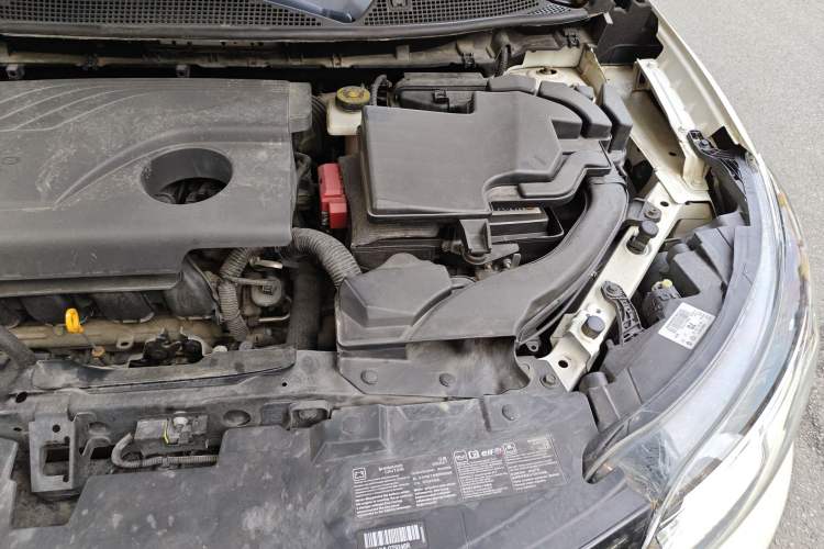 Used Renault Kadjar 2017 2.0L Four-Wheel Drive Premium Edition Engine Bay Left