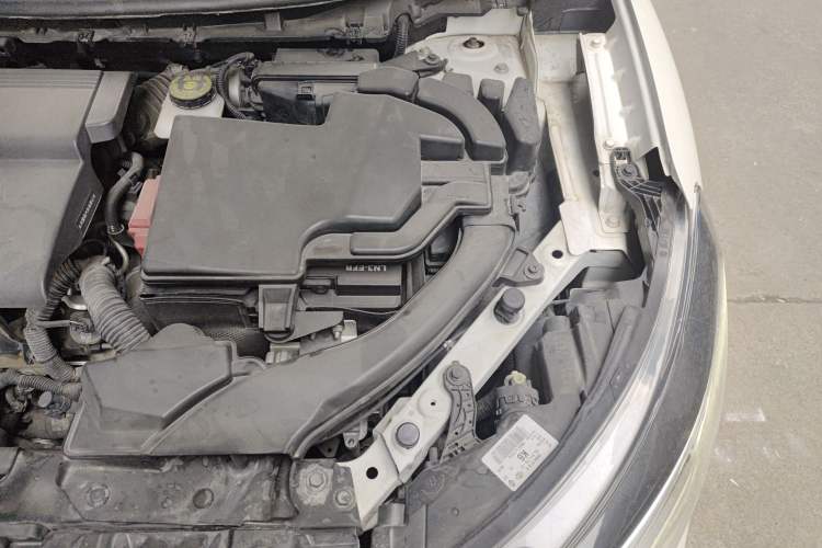 Used Renault Kadjar 2017 2.0L Two-Wheel-Drive Leading Edition Engine Bay Left