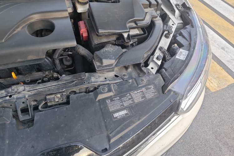 Used Renault Kadjar 2017 2.0L Two-Wheel-Drive Leading Edition Engine Bay Left