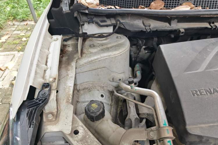 Used Renault Kadjar 2017 2.0L Two-Wheel Drive Fashion Edition Engine Bay Right