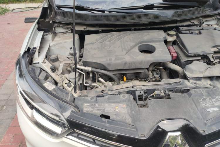 Used Renault Kadjar 2017 2.0L Two-Wheel Drive Comfort Edition Engine Bay Right