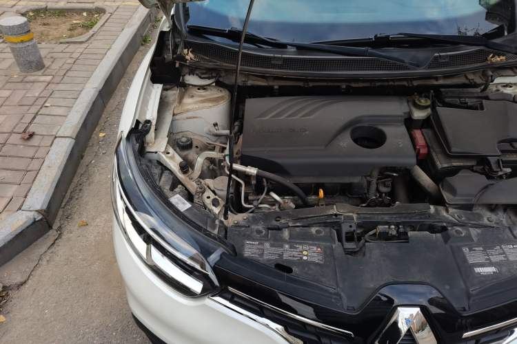 Used Renault Kadjar 2017 2.0L Two-Wheel Drive Comfort Edition Engine Bay Right
