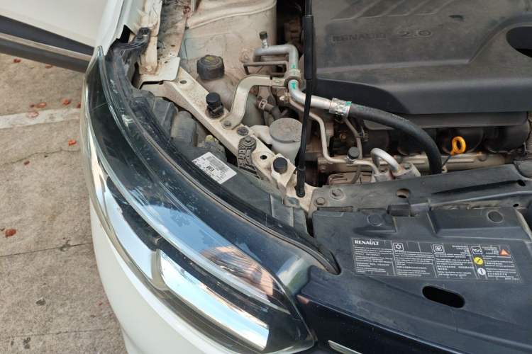 Used Renault Kadjar 2017 2.0L Two-Wheel-Drive Leading Edition Engine Bay Right