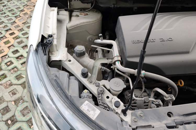 Used Renault Kadjar 2017 2.0L Two-Wheel Drive Comfort Edition Engine Bay Right