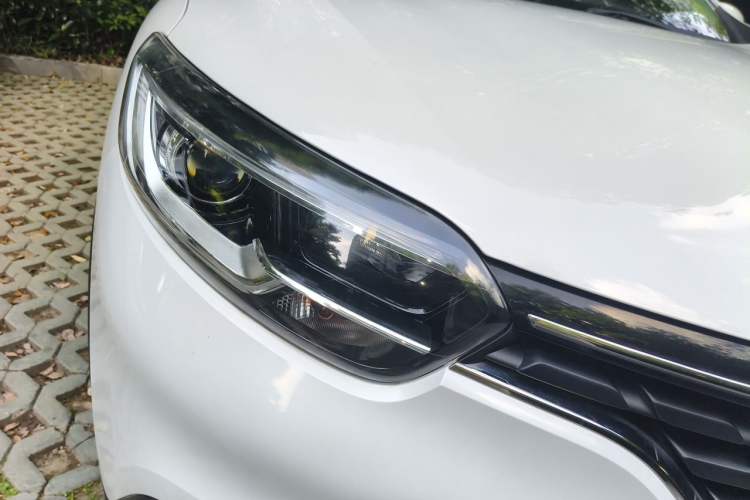 Used Renault Kadjar 2017 2.0L Two-Wheel Drive Luxury Edition Exterior 6