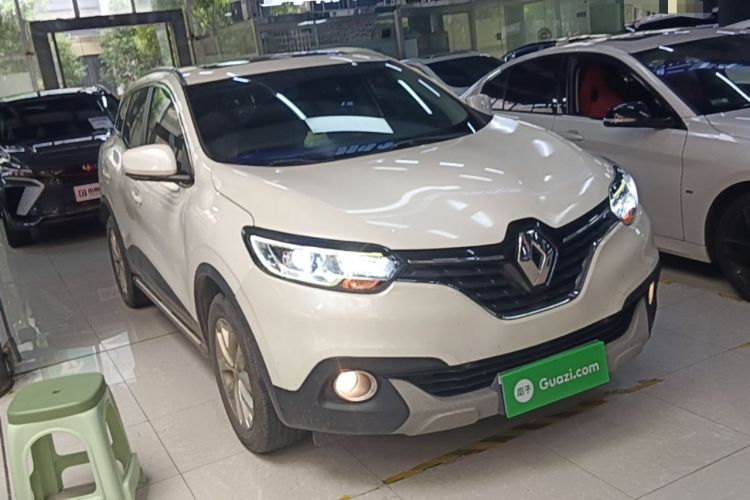 Used Renault Kadjar 2017 2.0L Two-Wheel Drive Comfort Edition Front Right 45 Deg
