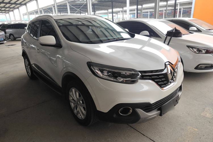 Used Renault Kadjar 2017 2.0L Two-Wheel-Drive Leading Edition Front Right 45 Deg