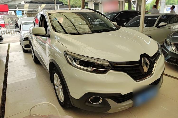 Used Renault Kadjar 2017 2.0L Two-Wheel Drive Comfort Edition Front Right 45 Deg