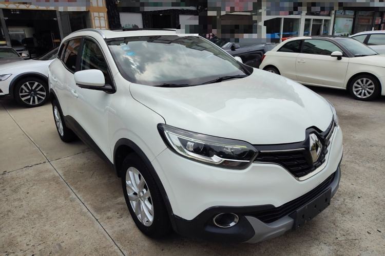 Used Renault Kadjar 2017 2.0L Two-Wheel Drive Comfort Edition Front Right 45 Deg
