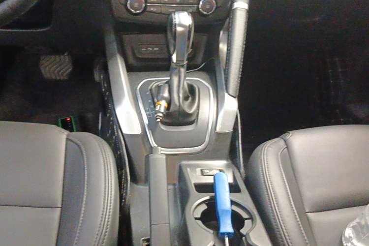 Used Renault Kadjar 2017 2.0L Two-Wheel Drive Comfort Edition Gear Lever