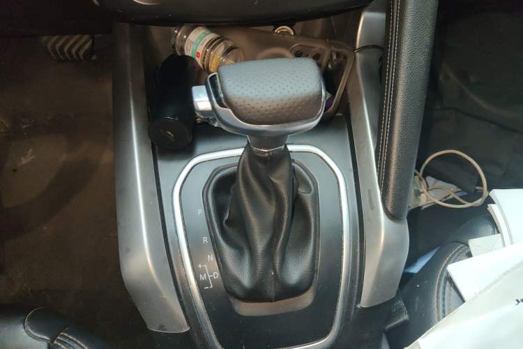 Used Renault Kadjar 2017 2.0L Two-Wheel Drive Comfort Edition Gear Lever
