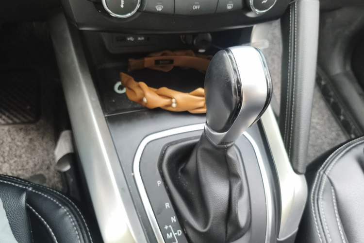 Used Renault Kadjar 2017 2.0L Two-Wheel Drive Fashion Edition Gear Lever