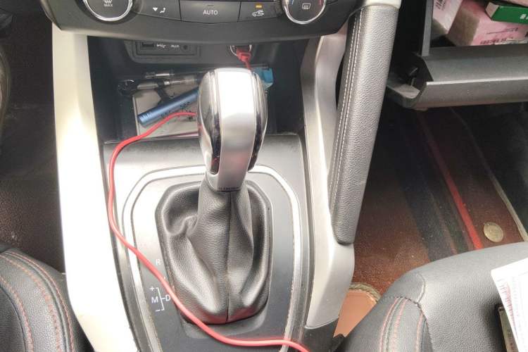Used Renault Kadjar 2017 2.0L Two-Wheel Drive Comfort Edition Gear Lever
