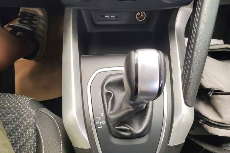 Used Renault Kadjar 2017 2.0L Two-Wheel Drive Comfort Edition Gear Lever