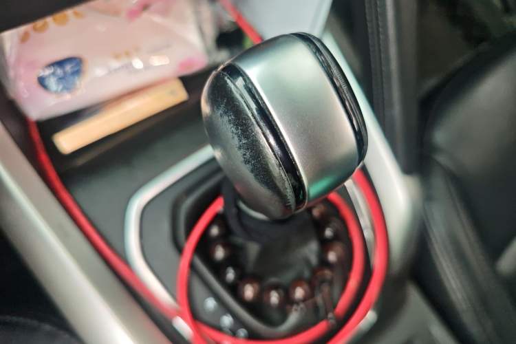 Used Renault Kadjar 2017 2.0L Two-Wheel Drive Comfort Edition Gear Lever