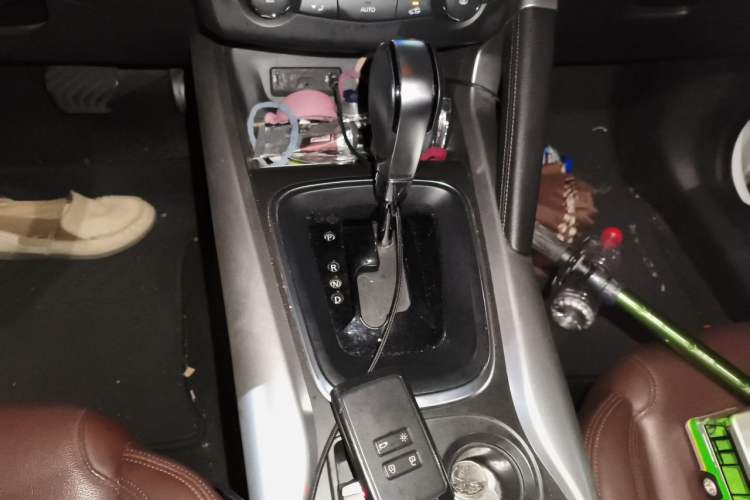 Used Renault Kadjar 2017 2.0L 120th Anniversary Limited Edition Gear Lever