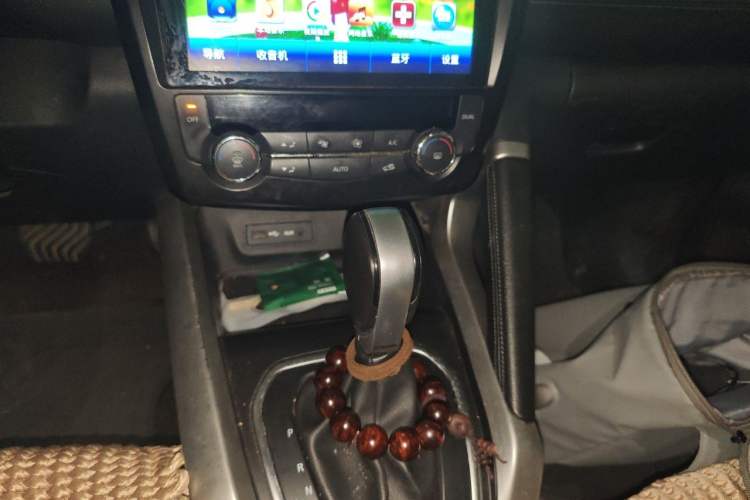 Used Renault Kadjar 2017 2.0L Two-Wheel Drive Comfort Edition Gear Lever