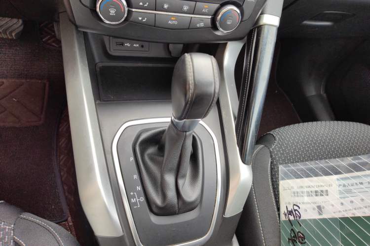 Used Renault Kadjar 2017 2.0L Two-Wheel Drive Comfort Edition Gear Lever