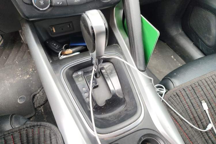 Used Renault Kadjar 2017 2.0L Two-Wheel-Drive Leading Edition Gear Lever