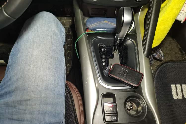 Used Renault Kadjar 2017 2.0L 120th Anniversary Limited Edition Gear Lever